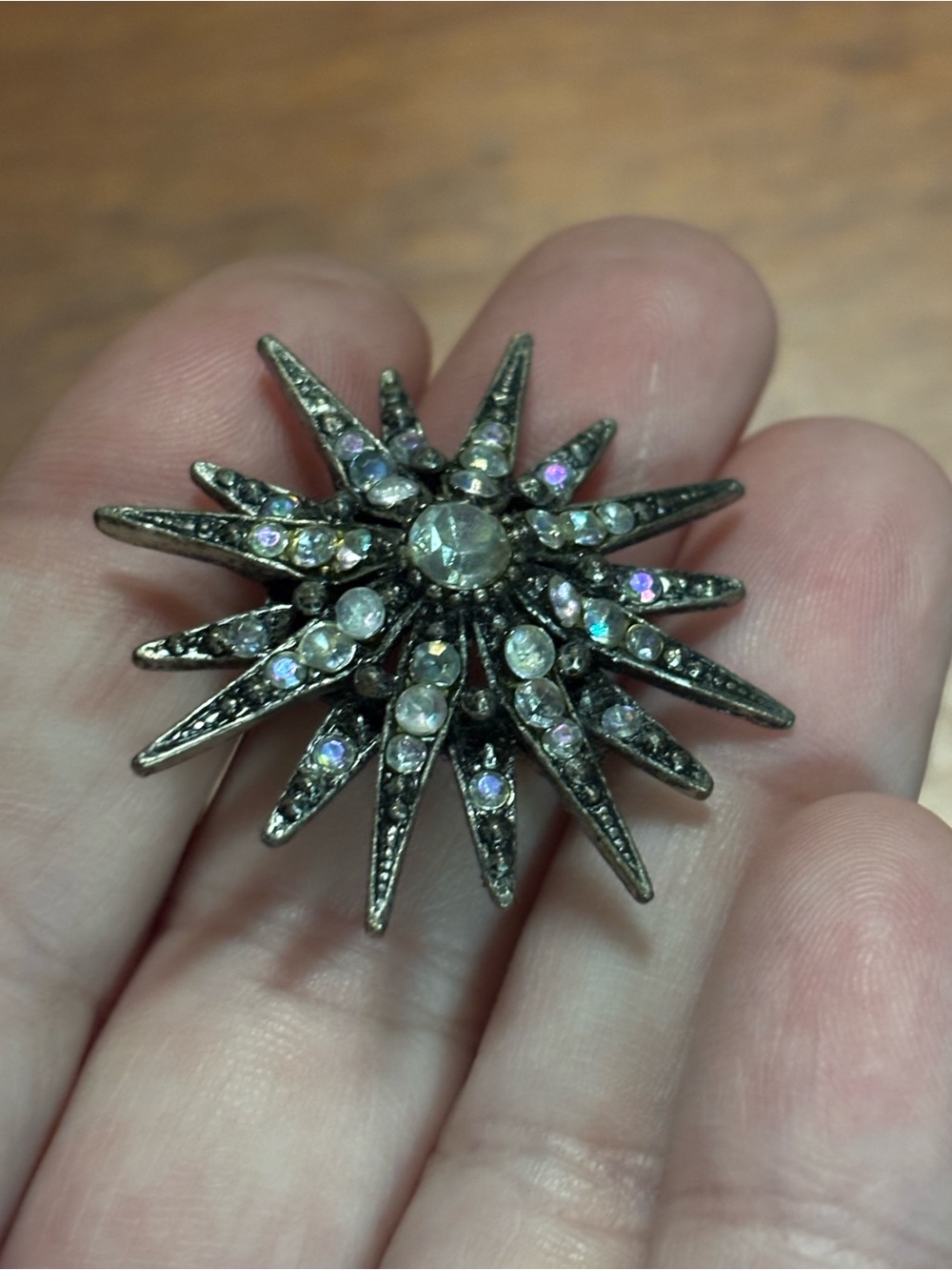 Sparkly Starburst Brooch Pin Vintage Collectible Jewelry rhinestone star burst